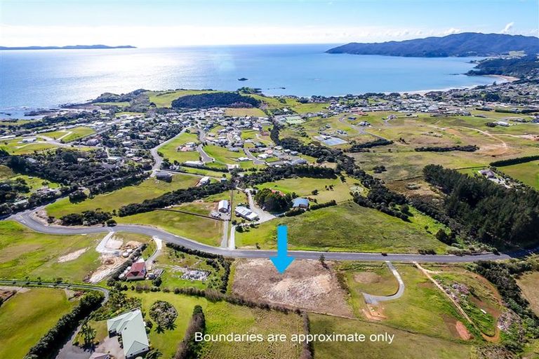 Photo of property in 10 Pekama Drive, Cable Bay, 0420