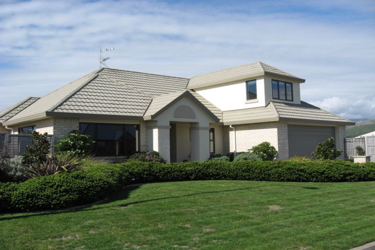 Photo of property in 9 Aburoc Place, Paraparaumu Beach, Paraparaumu, 5032