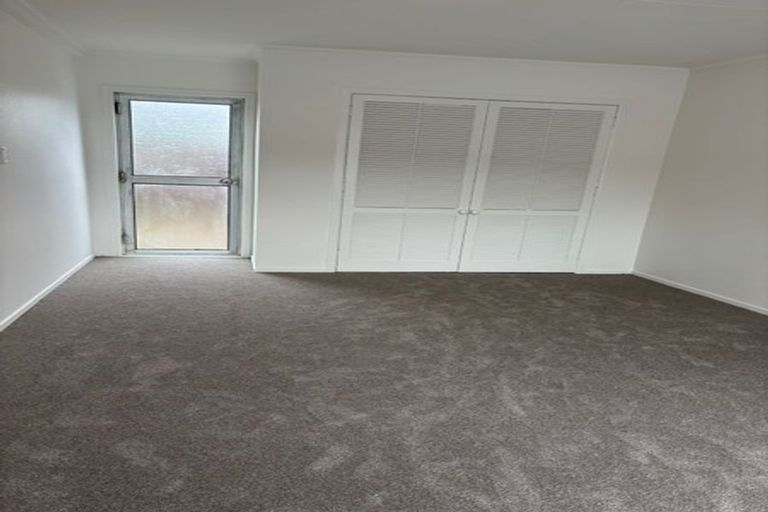 Photo of property in 2/23 Lyren Place, Half Moon Bay, Auckland, 2012