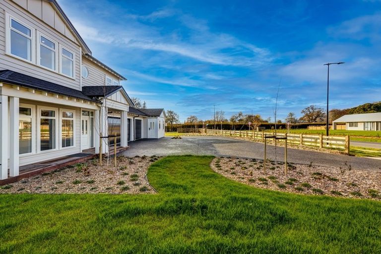 Photo of property in 4 Sunline Drive, Leamington, Cambridge, 3432