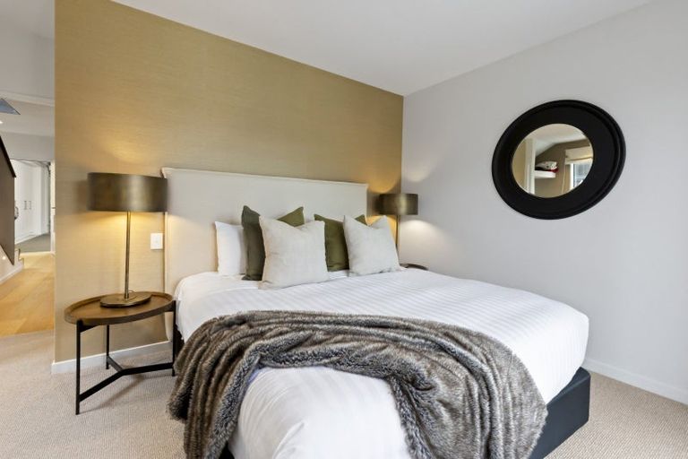 Photo of property in 28 Soudley Court, Jacks Point, Queenstown, 9371