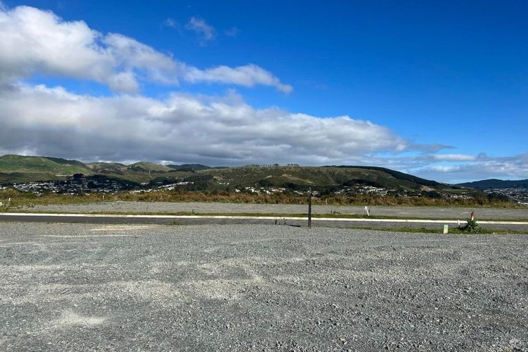 Photo of property in 7 Paul Adams Way, Aotea, 5024