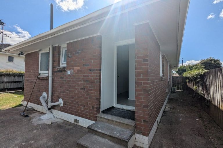 Photo of property in 30 Kervil Avenue, Te Atatu Peninsula, Auckland, 0610