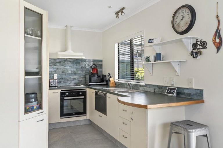 Photo of property in 8e Heath Street, Mount Maunganui, 3116