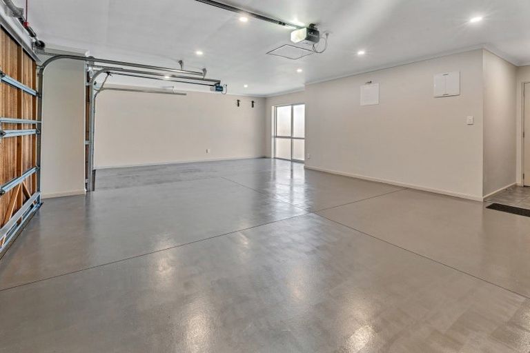 Photo of property in 43 Speyside Crescent, Flat Bush, Auckland, 2016