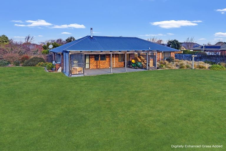 Photo of property in 7 Willowside Place, Amberley, 7410