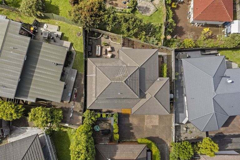 Photo of property in 1/9 Kells Place, Botany Downs, Auckland, 2010