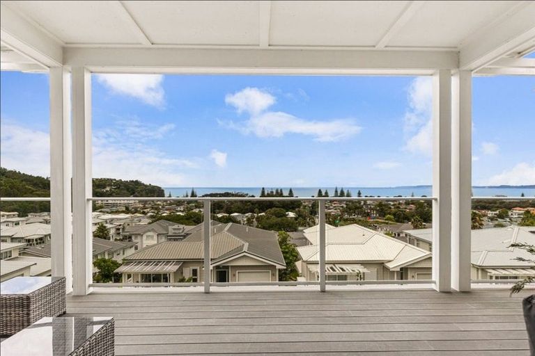 Photo of property in 49 Panorama Heights, Orewa, 0931
