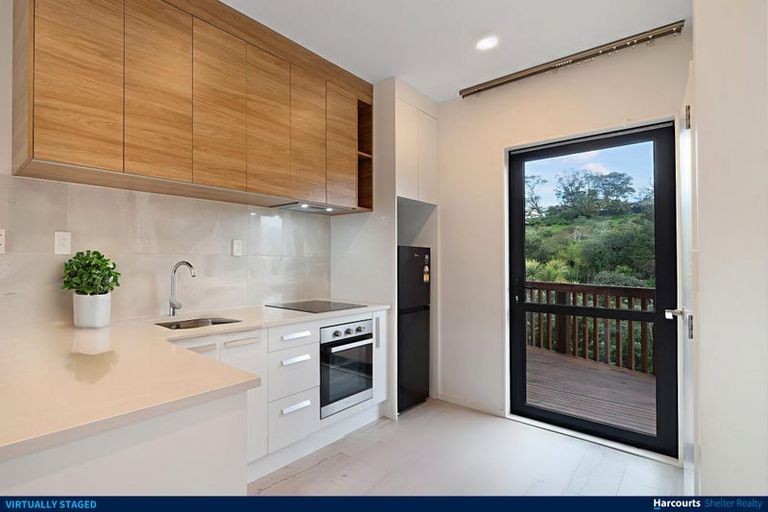 Photo of property in 132e Tiriwa Drive, Massey, Auckland, 0614