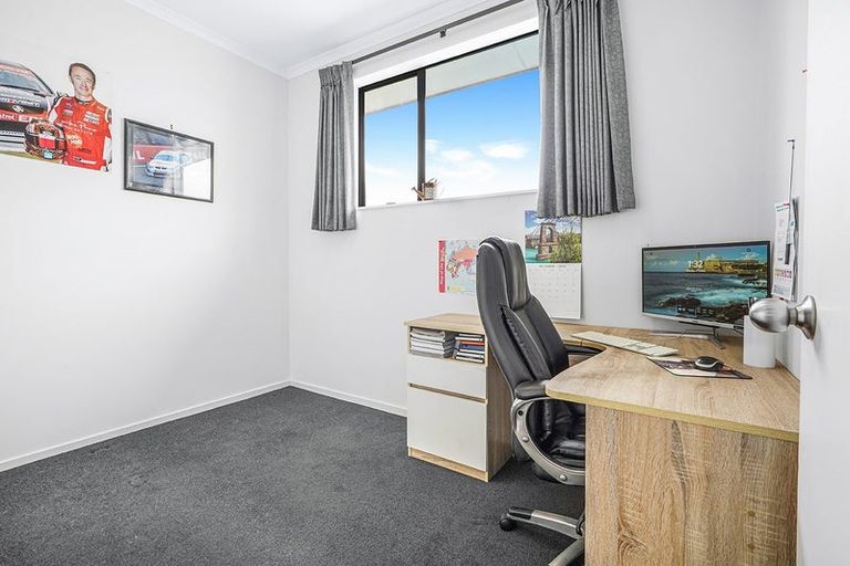 Photo of property in 42 Garland Drive, St Andrews, Hamilton, 3200