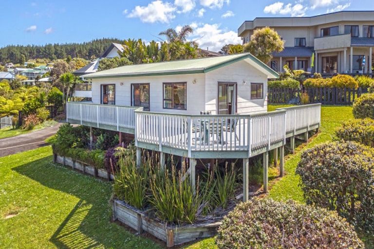 Photo of property in 226 Onemana Drive, Onemana, Whangamata, 3691