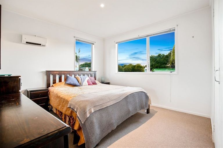 Photo of property in 529 Swanson Road, Ranui, Auckland, 0612