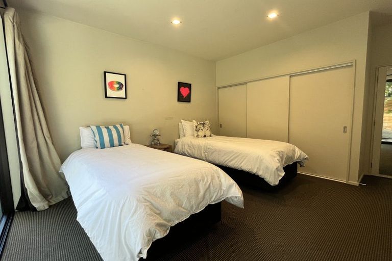 Photo of property in 1 Buckler Court, Jacks Point, Queenstown, 9371