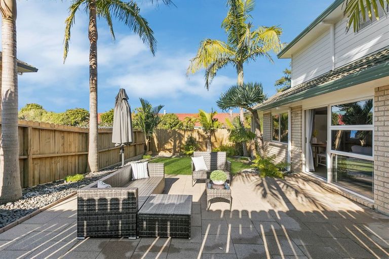 Photo of property in 2/16 Belgate Place, Somerville, Auckland, 2014