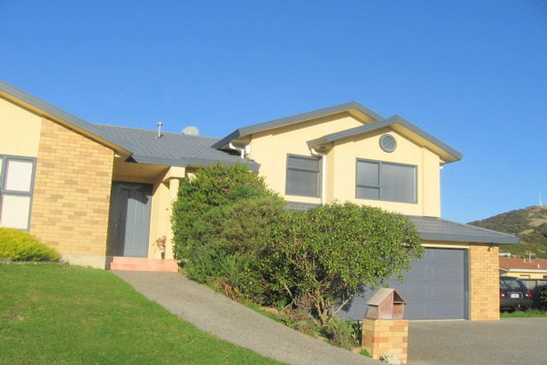 Photo of property in 1 Barque Crescent, Whitby, Porirua, 5024