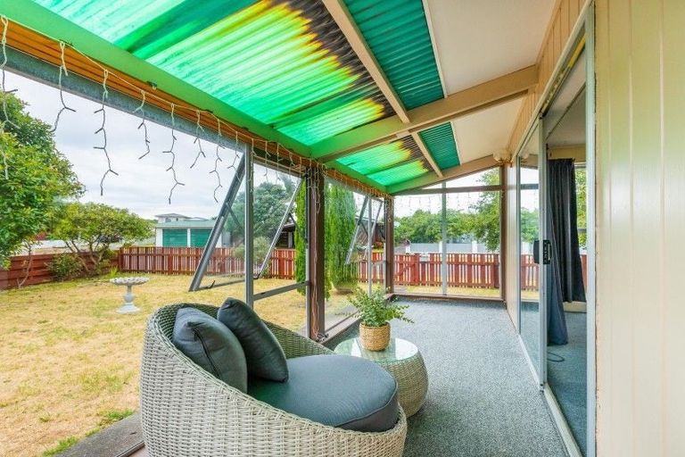 Photo of property in 9 Cypress Grove, Paraparaumu, 5032