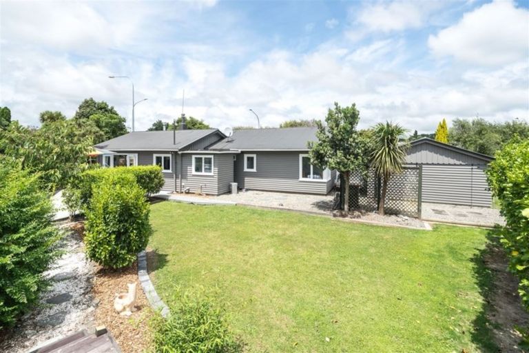 Photo of property in 27 Stirling Crescent, Hokowhitu, Palmerston North, 4410