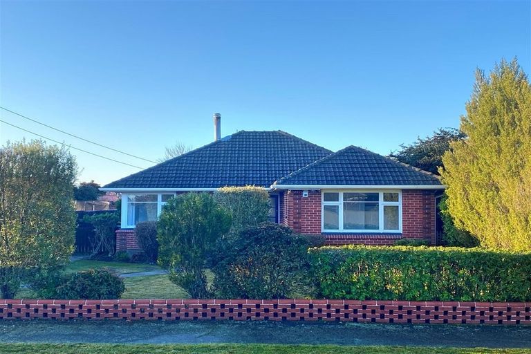 Photo of property in 24 Mappleton Avenue, Burnside, Christchurch, 8053