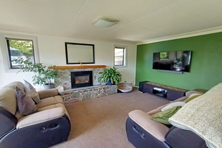 Photo of property in 2 Church Hill Road, Green Island, Dunedin, 9018