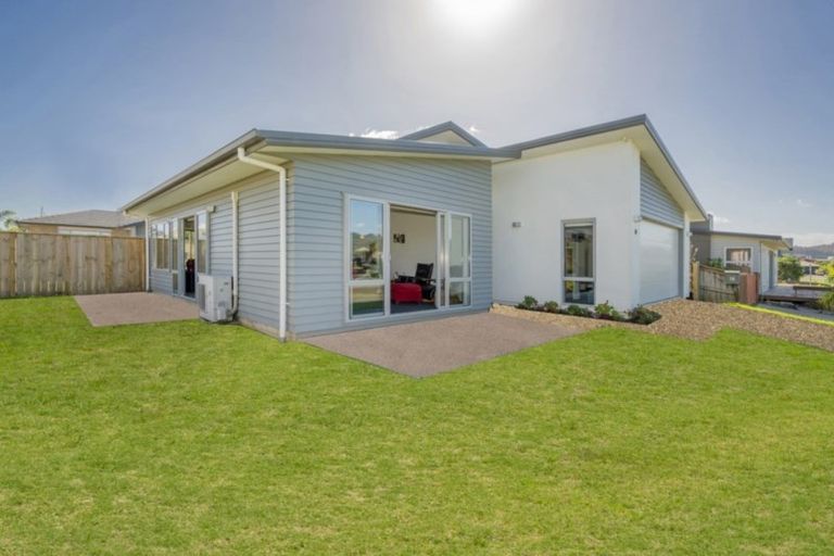 Photo of property in 10 Aquila Drive, Whitianga, 3510