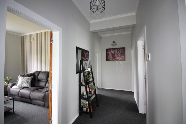 Photo of property in 13 Windsor Street, Dannevirke, 4930