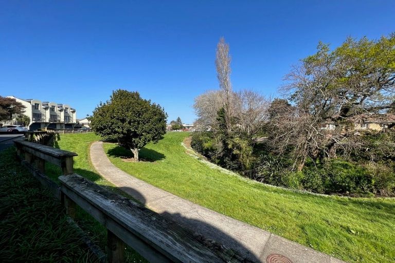 Photo of property in 4/266 Shirley Road, Papatoetoe, Auckland, 2025