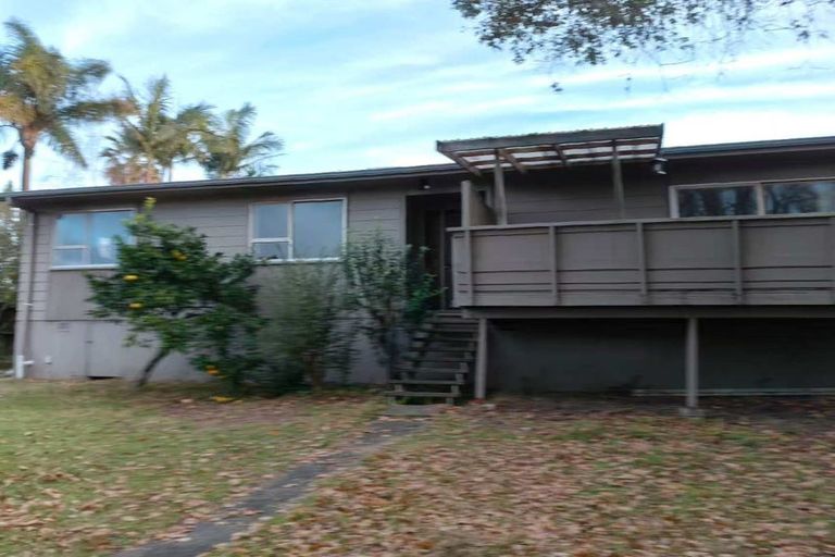Photo of property in 30 Pipitea Place, Massey, Auckland, 0614