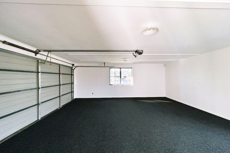 Photo of property in 15 Farnham Close, Rototuna North, Hamilton, 3210