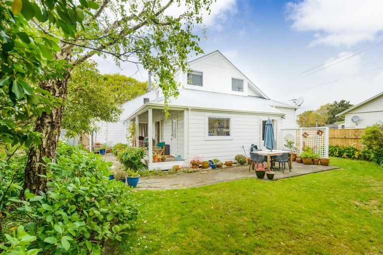 Photo of property in 24 Ranfurly Street, Hokowhitu, Palmerston North, 4410