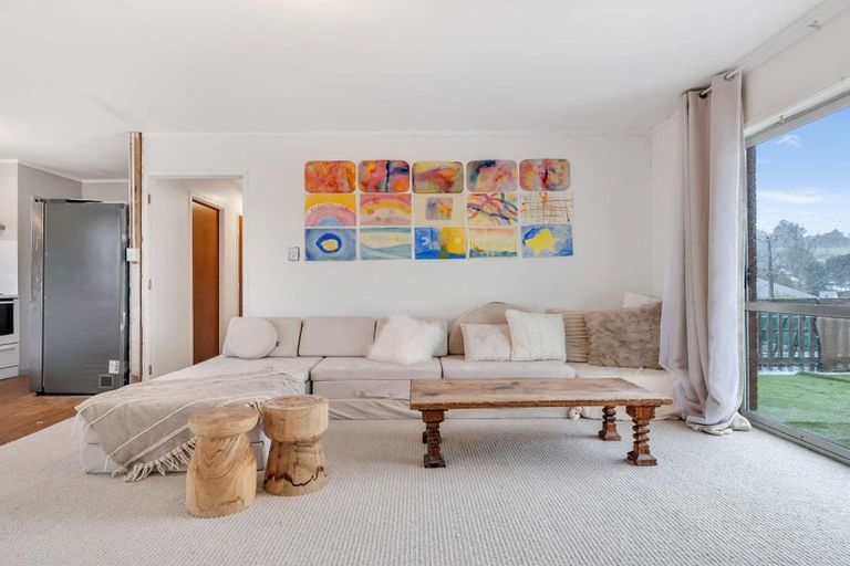 Photo of property in 247 Henderson Valley Road, Henderson, Auckland, 0612