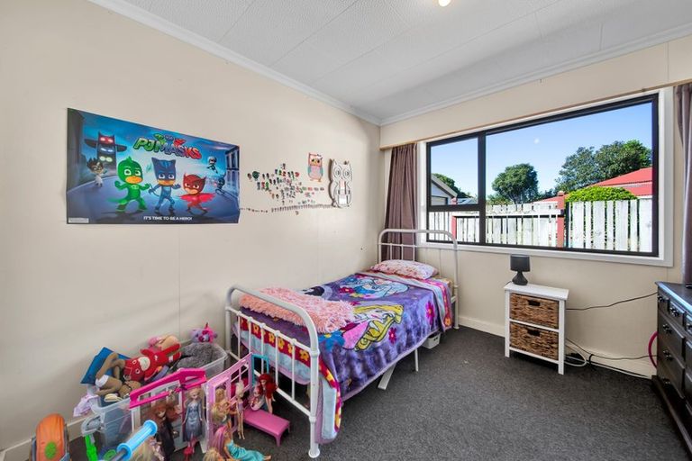 Photo of property in 27 Gore Street, Normanby, Hawera, 4614