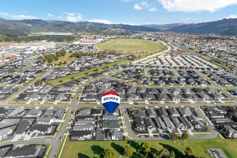 Photo of property in 2 Pattullo Crescent, Wallaceville, Upper Hutt, 5018