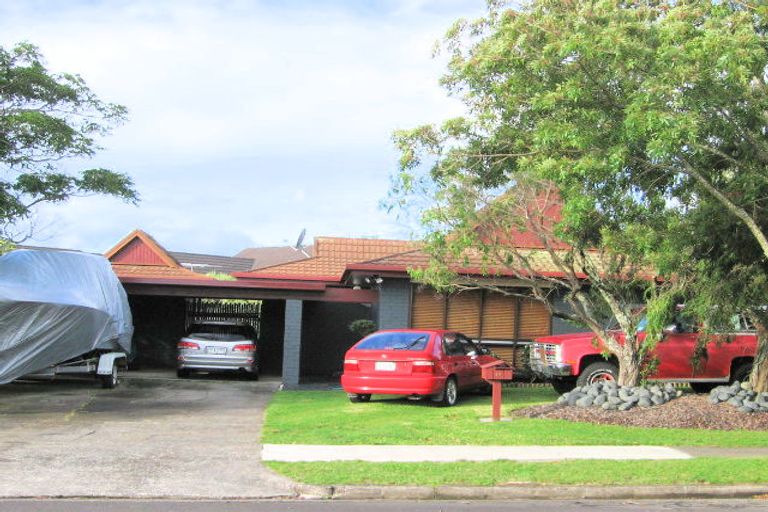 Photo of property in 14 Raddock Place, Farm Cove, Auckland, 2012