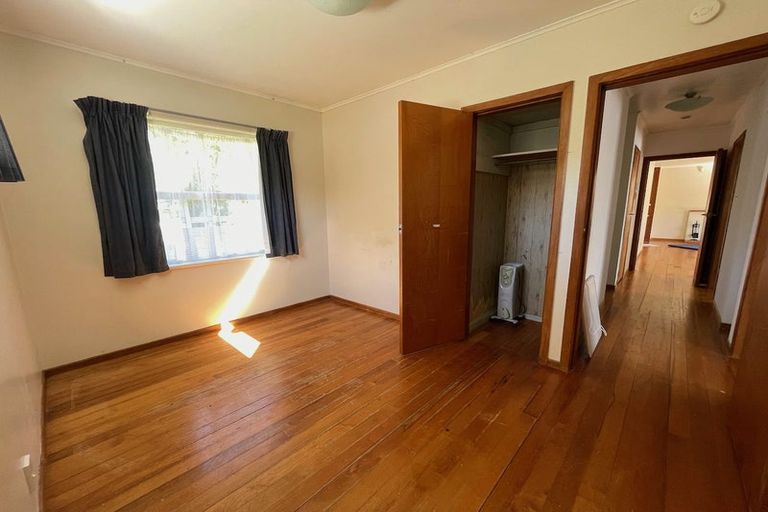 Photo of property in 26 Glen Marine Parade, Glendene, Auckland, 0602