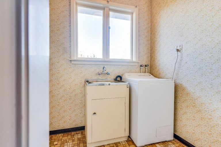 Photo of property in 131 Memorial Avenue, Burnside, Christchurch, 8053