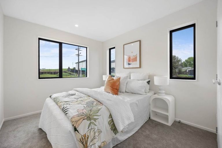 Photo of property in 1 Kellett Road, Ranui, Auckland, 0612