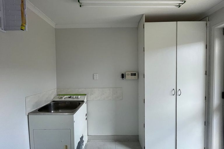 Photo of property in 595 Great South Road, Rosehill, Papakura, 2113