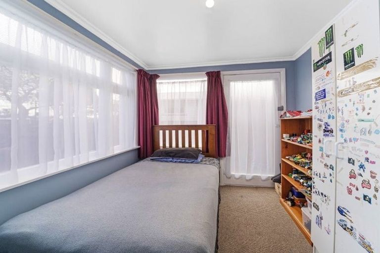 Photo of property in 13 Matai Street, Levin, 5510
