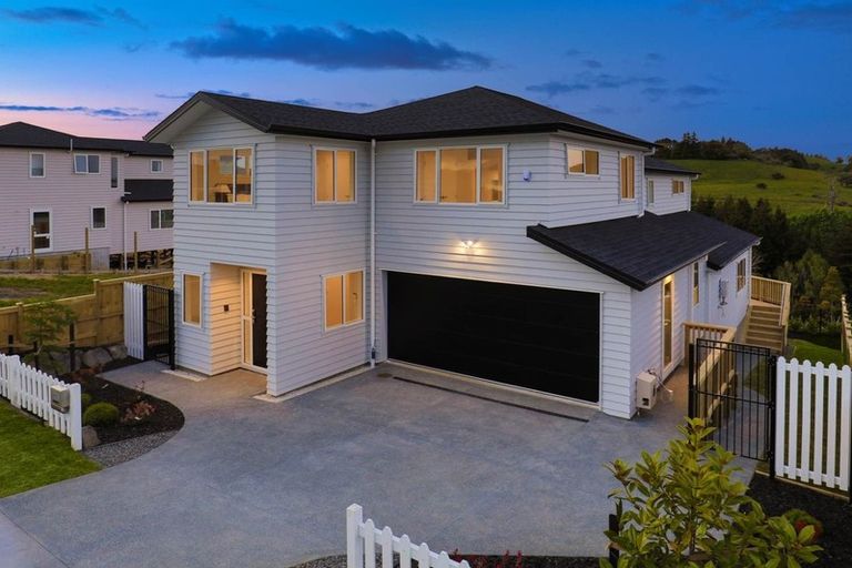Photo of property in 113 Godfrey Drive, Orewa, 0931