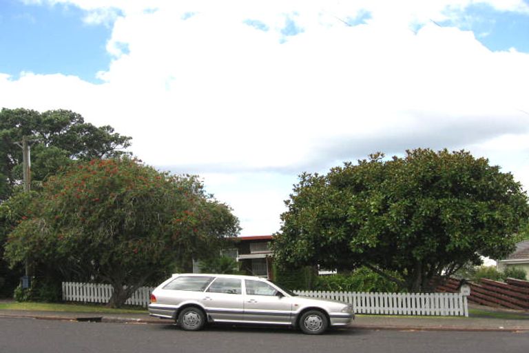 Photo of property in 15 Rangitoto Terrace, Milford, Auckland, 0620