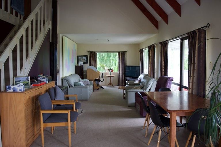 Photo of property in 9b Trotting Course Drive, Kumeu, 0891