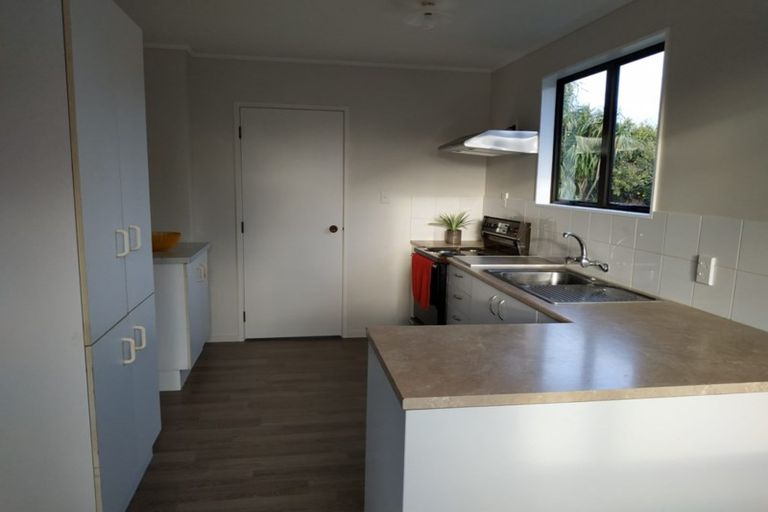Photo of property in 2/21 Penion Drive, Flat Bush, Auckland, 2023