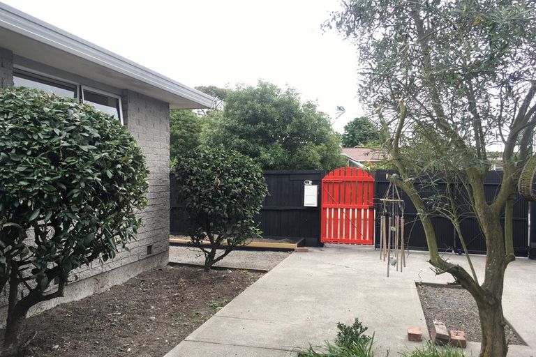 Photo of property in 1/62a Mackenzie Avenue, Woolston, Christchurch, 8023