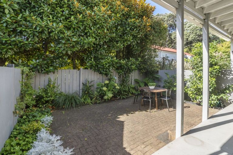 Photo of property in 6/66 Victoria Road, Devonport, Auckland, 0624