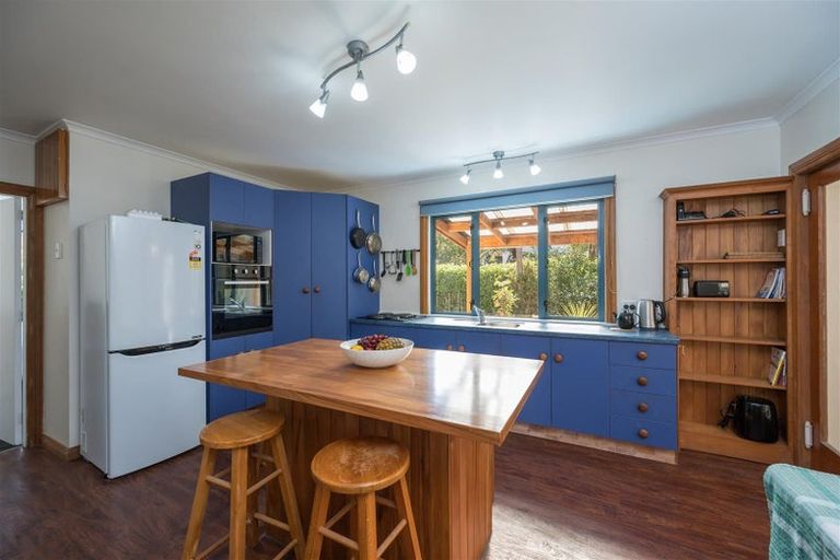 Photo of property in 27 Martin Street, Monaco, Nelson, 7011