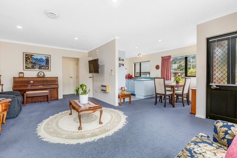 Photo of property in Redwood Village, 2/42 Main Road, Tawa, Wellington, 5028