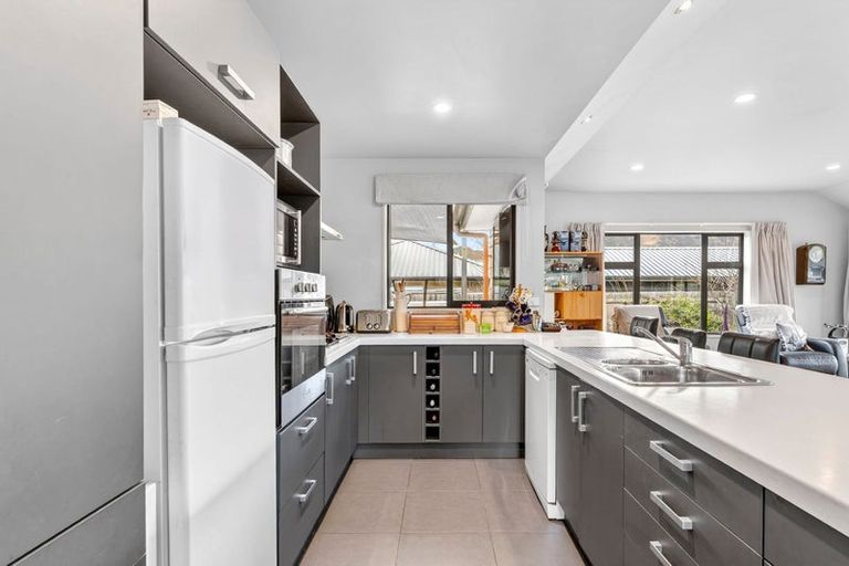 Photo of property in 35 Charles Court, Lake Hawea, Wanaka, 9382