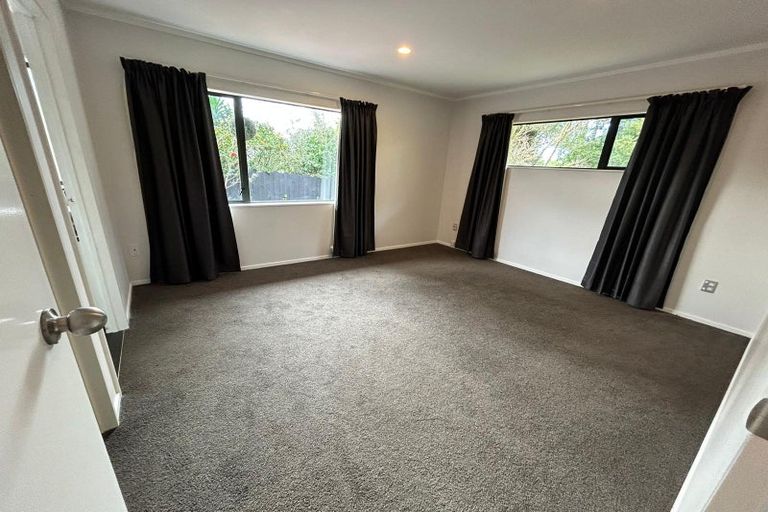 Photo of property in 72 Konini Road, Titirangi, Auckland, 0604