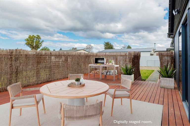 Photo of property in 1 Holmes Street, Waimate, 7924