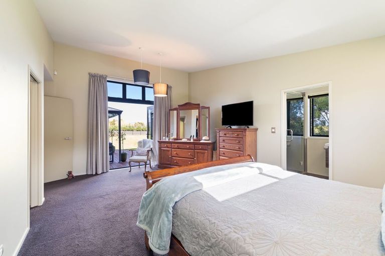 Photo of property in 5/454 Stoney Creek Road, Kelvin Grove, Palmerston North, 4470